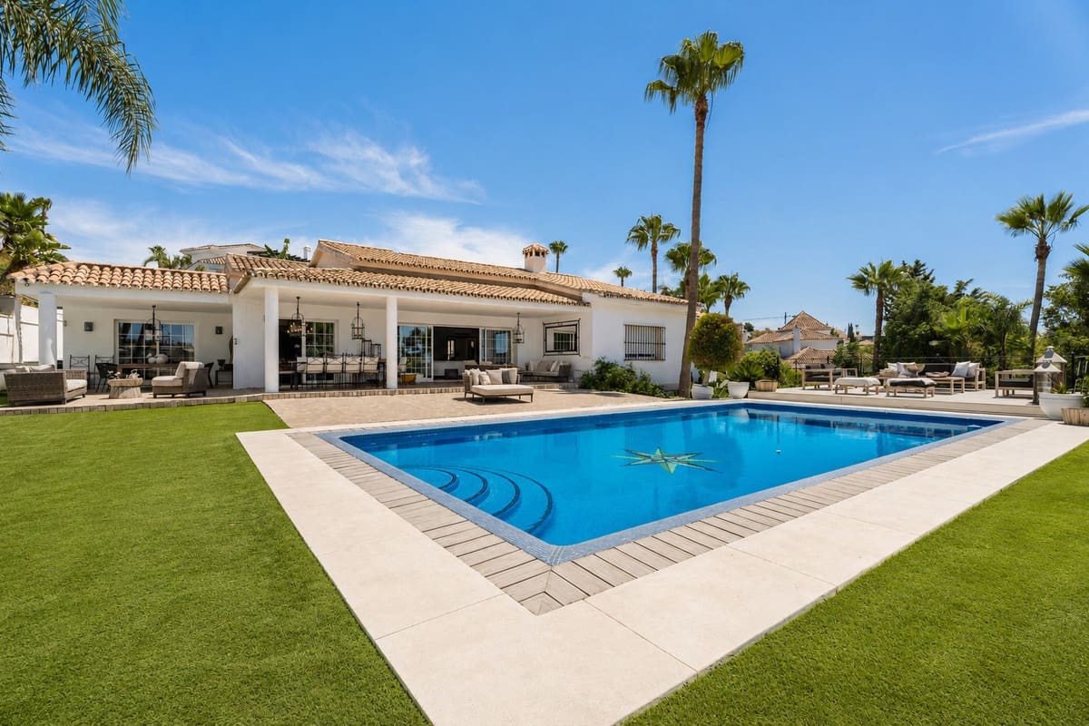 6 bedroom Villa for sale in Marbella with pool garage - € 4,450,000 (Ref: 10164811)