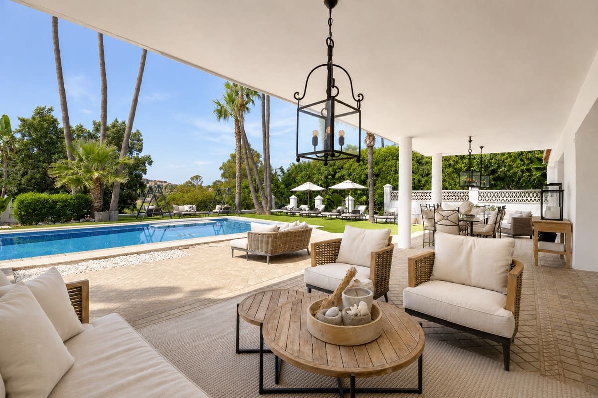 6 bedroom Villa for sale in Marbella with pool garage - € 4,450,000 (Ref: 10164811)