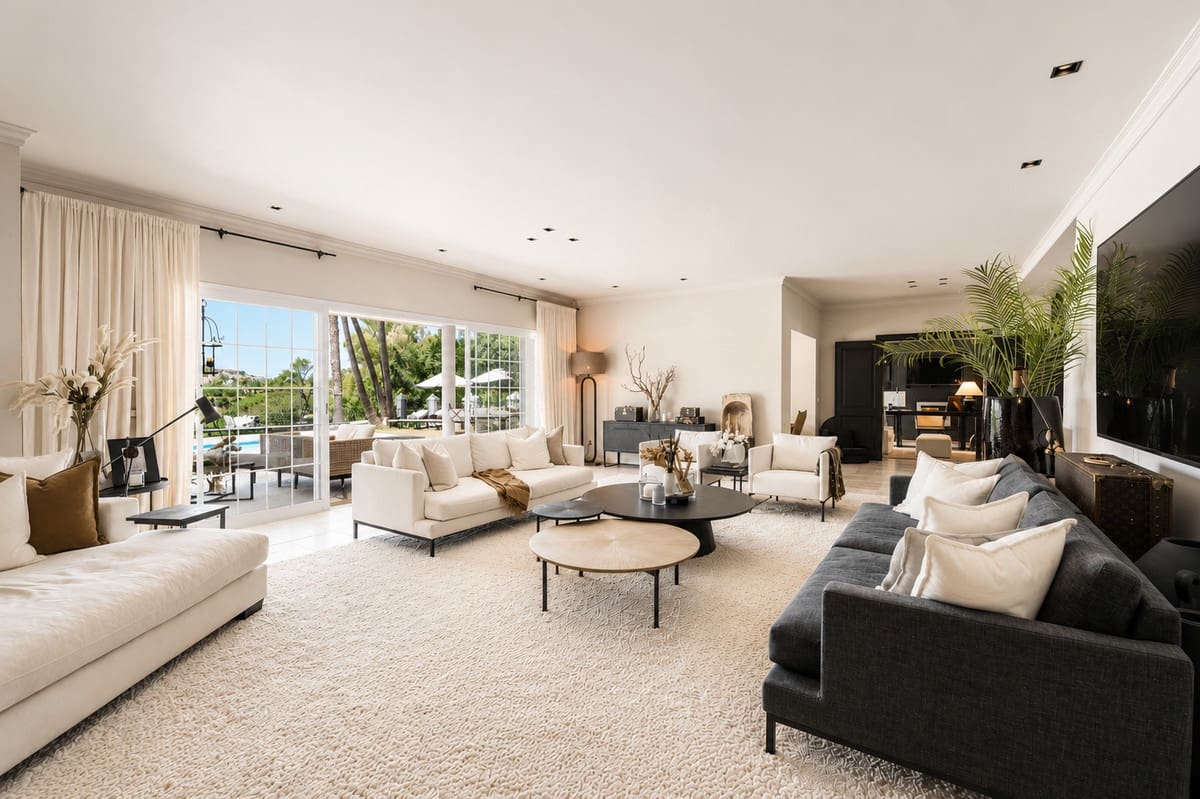 6 bedroom Villa for sale in Marbella with pool garage - € 4,450,000 (Ref: 10164811)