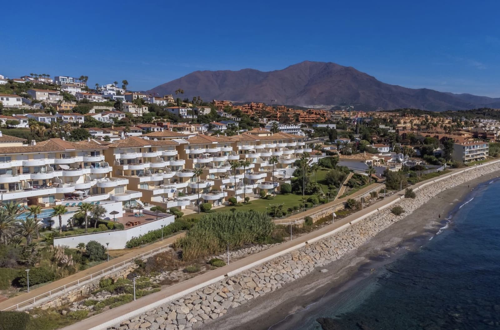 3 bedroom Penthouse for sale in Estepona with pool garage - € 1,000,000 (Ref: 10164812)