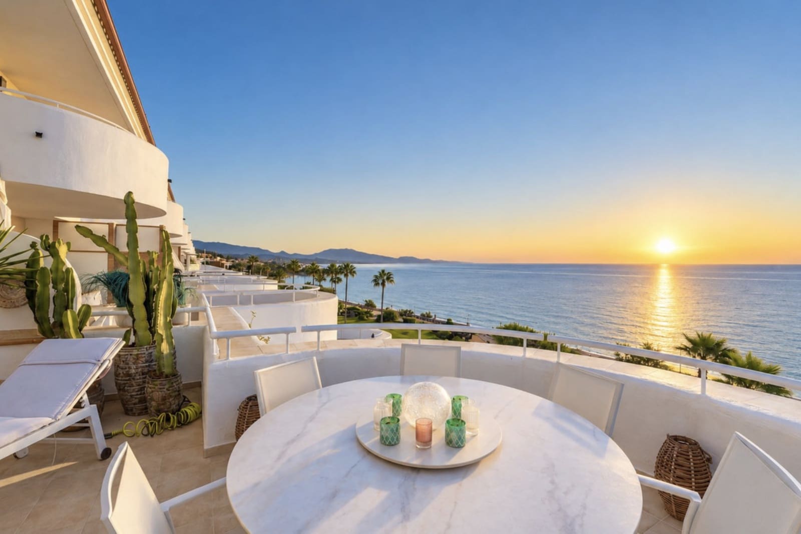 3 bedroom Penthouse for sale in Estepona with pool garage - € 1,000,000 (Ref: 10164812)