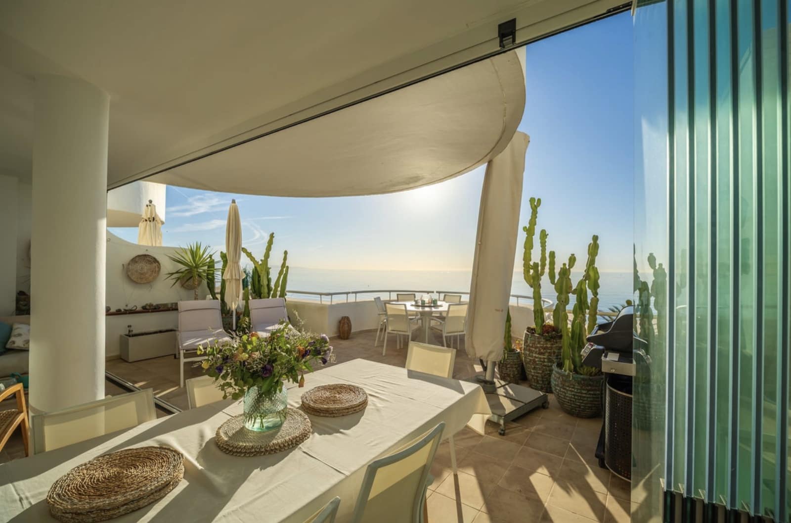 3 bedroom Penthouse for sale in Estepona with pool garage - € 1,000,000 (Ref: 10164812)