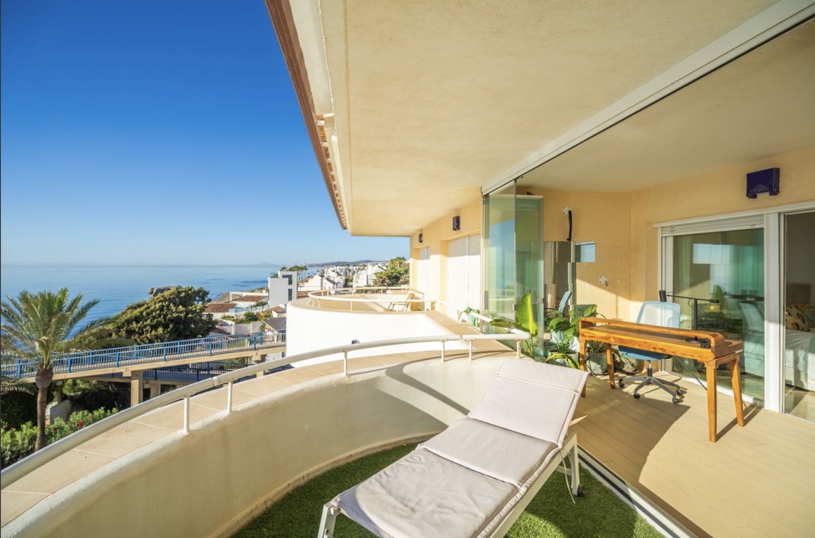 3 bedroom Penthouse for sale in Estepona with pool garage - € 1,000,000 (Ref: 10164812)