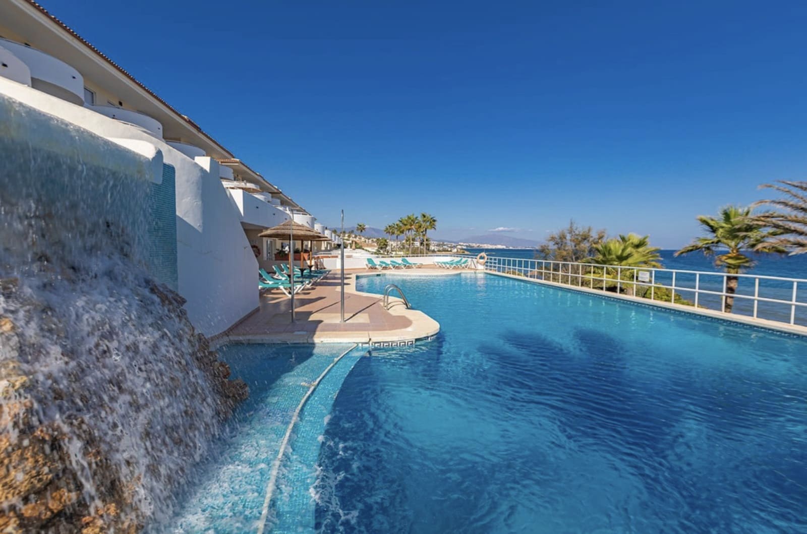 3 bedroom Penthouse for sale in Estepona with pool garage - € 1,000,000 (Ref: 10164812)