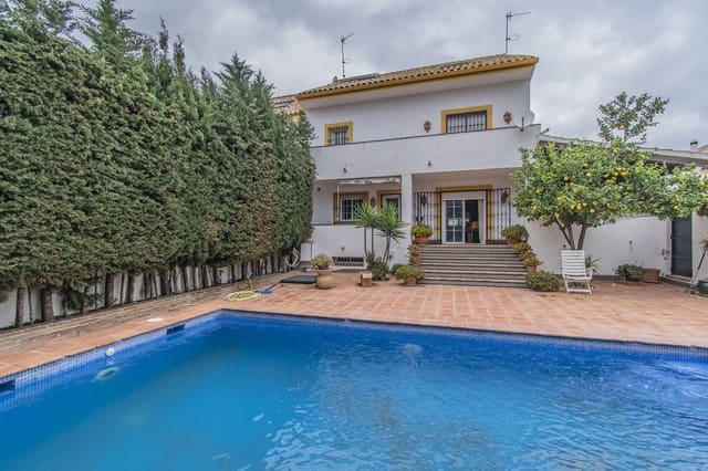 4 soveværelse Byhus til salg i San Pedro de Alcantara, Marbella med swimmingpool garage - € 949.000 (Ref: 10164813)