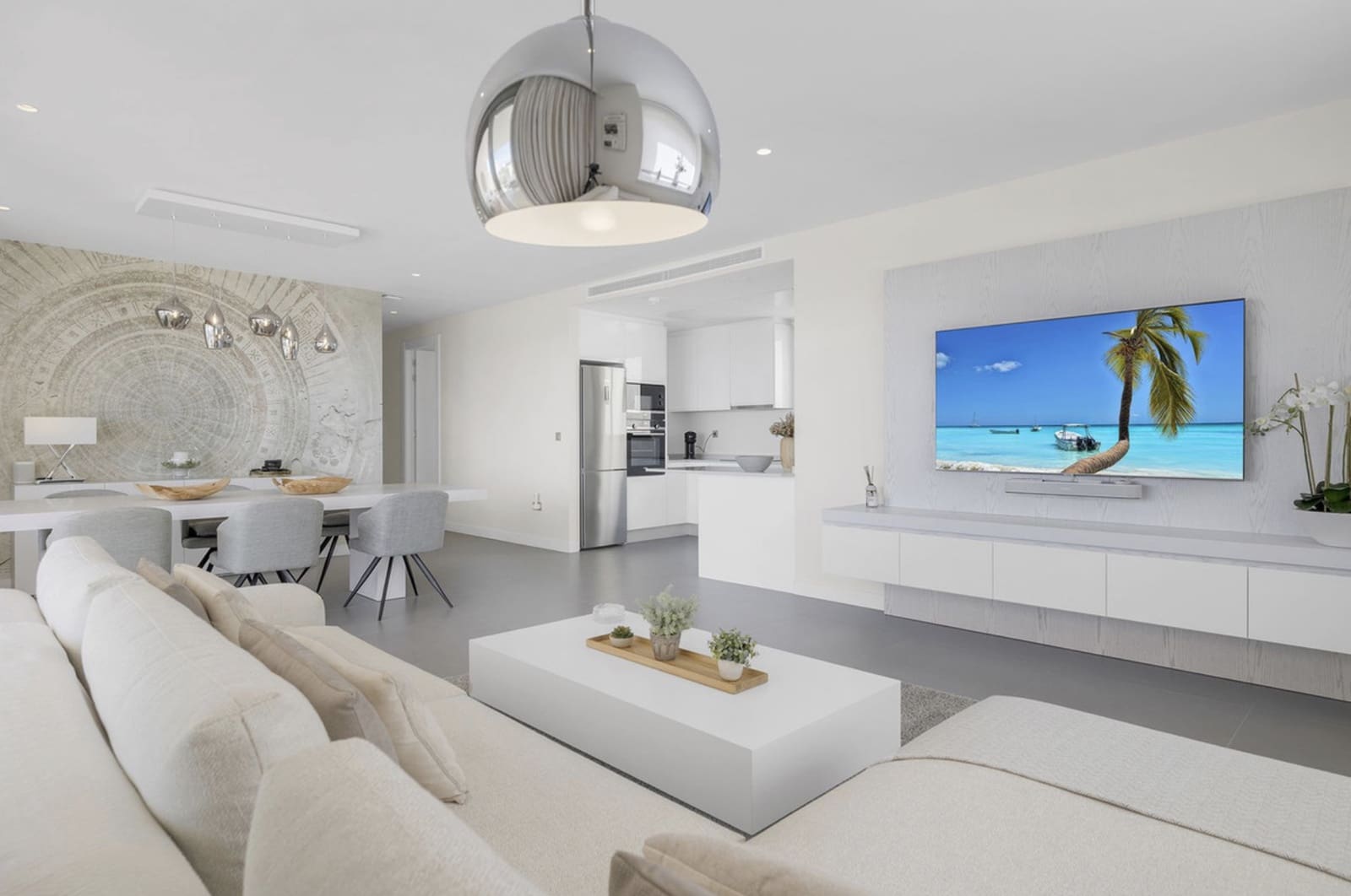 3 quarto Apartamento para venda em Estepona com piscina garagem - 1 075 000 € (Ref: 10164815)