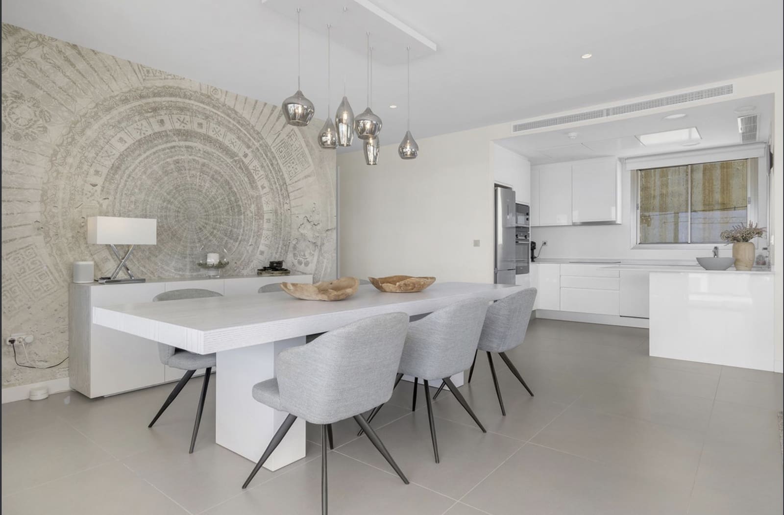3 quarto Apartamento para venda em Estepona com piscina garagem - 1 075 000 € (Ref: 10164815)