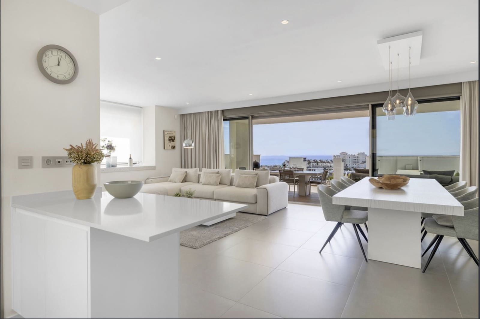 3 quarto Apartamento para venda em Estepona com piscina garagem - 1 075 000 € (Ref: 10164815)