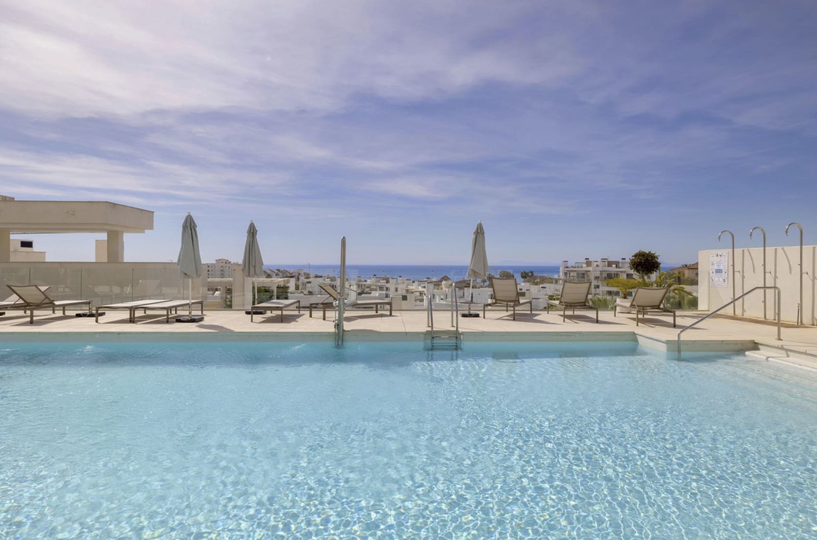 3 quarto Apartamento para venda em Estepona com piscina garagem - 1 075 000 € (Ref: 10164815)