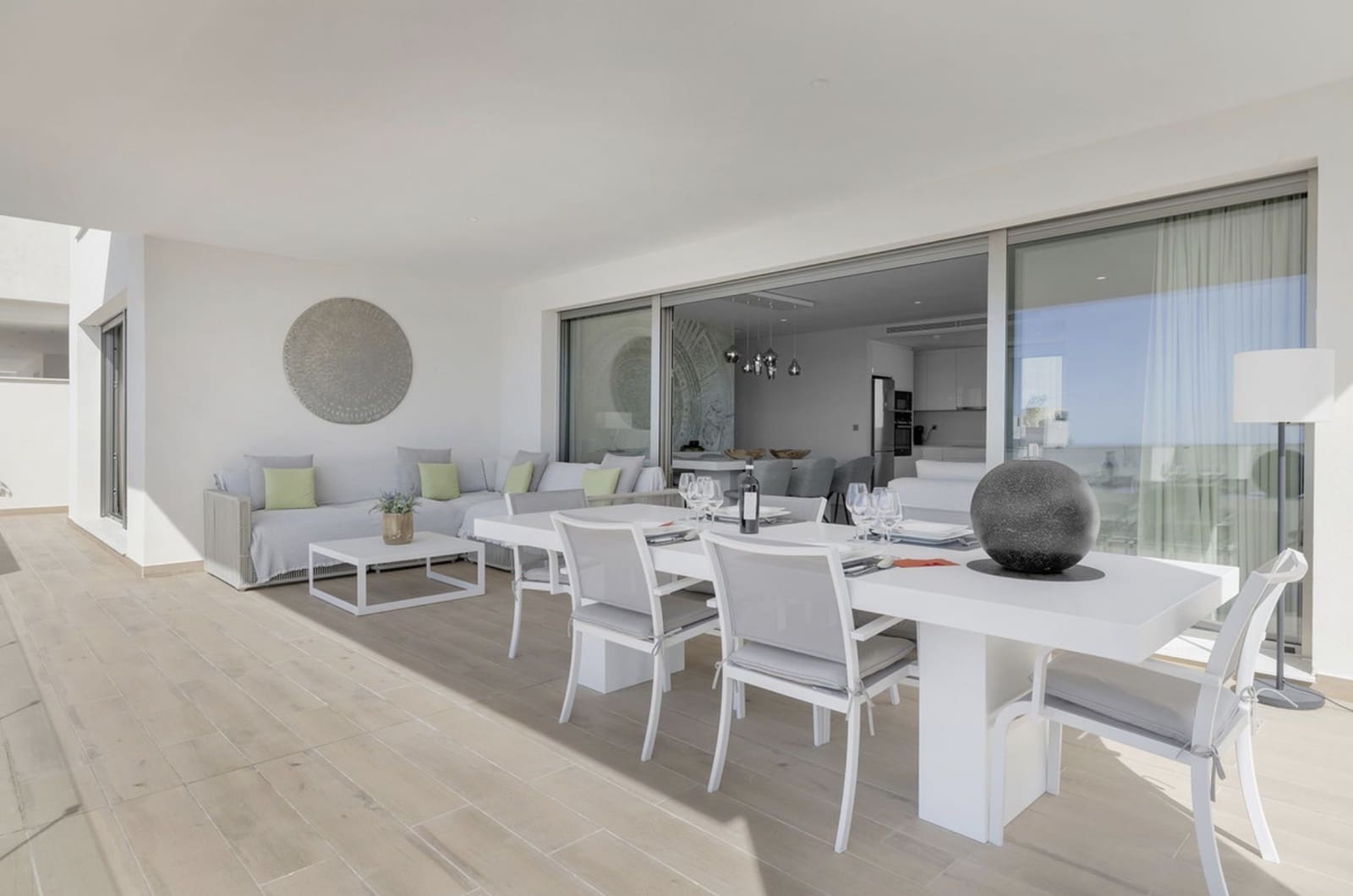 3 quarto Apartamento para venda em Estepona com piscina garagem - 1 075 000 € (Ref: 10164815)