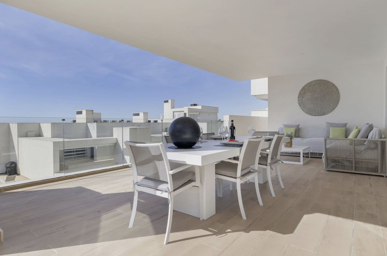 3 quarto Apartamento para venda em Estepona com piscina garagem - 1 075 000 € (Ref: 10164815)