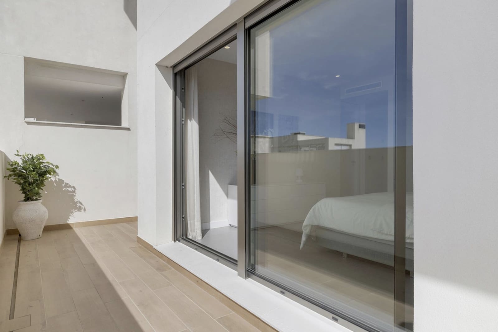 3 quarto Apartamento para venda em Estepona com piscina garagem - 1 075 000 € (Ref: 10164815)
