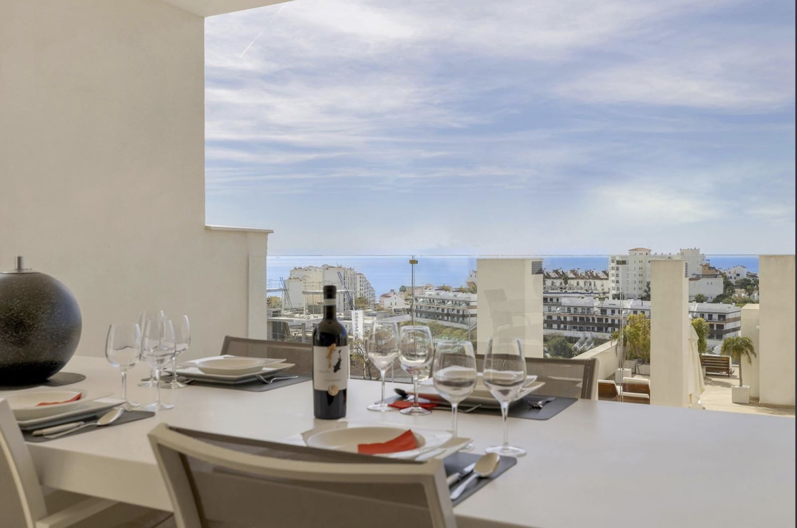 3 quarto Apartamento para venda em Estepona com piscina garagem - 1 075 000 € (Ref: 10164815)