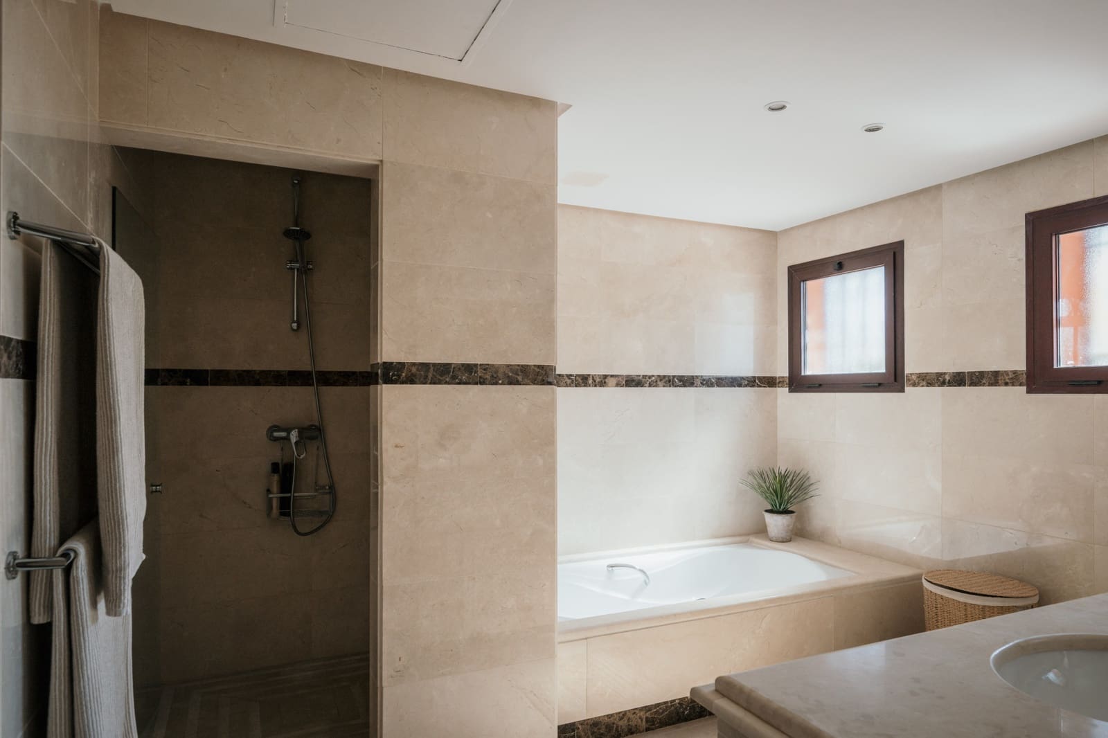 4 quarto Penthouse para venda em Nueva Andalucia com piscina garagem - 2 795 000 € (Ref: 10164819)