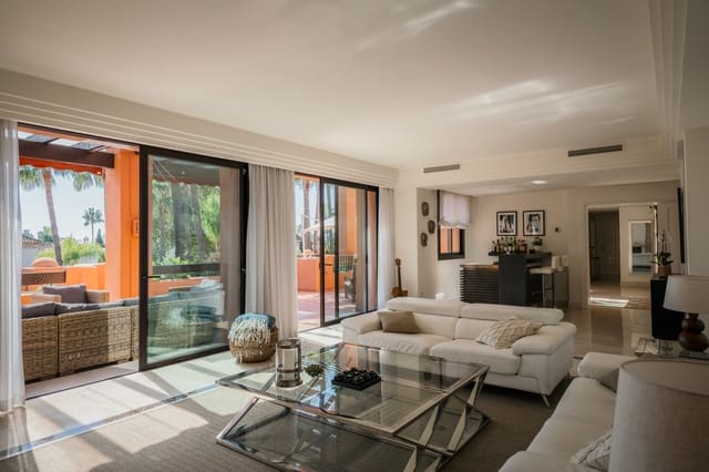 4 quarto Penthouse para venda em Nueva Andalucia, Marbella com piscina garagem - 2 795 000 € (Ref: 10164819)