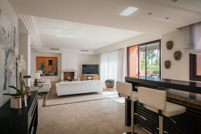 4 quarto Penthouse para venda em Nueva Andalucia, Marbella com piscina garagem - 2 795 000 € (Ref: 10164819)