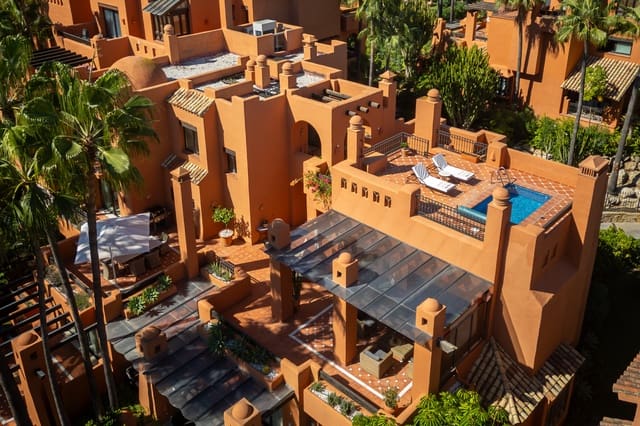 4 quarto Penthouse para venda em Nueva Andalucia, Marbella com piscina garagem - 2 795 000 € (Ref: 10164819)