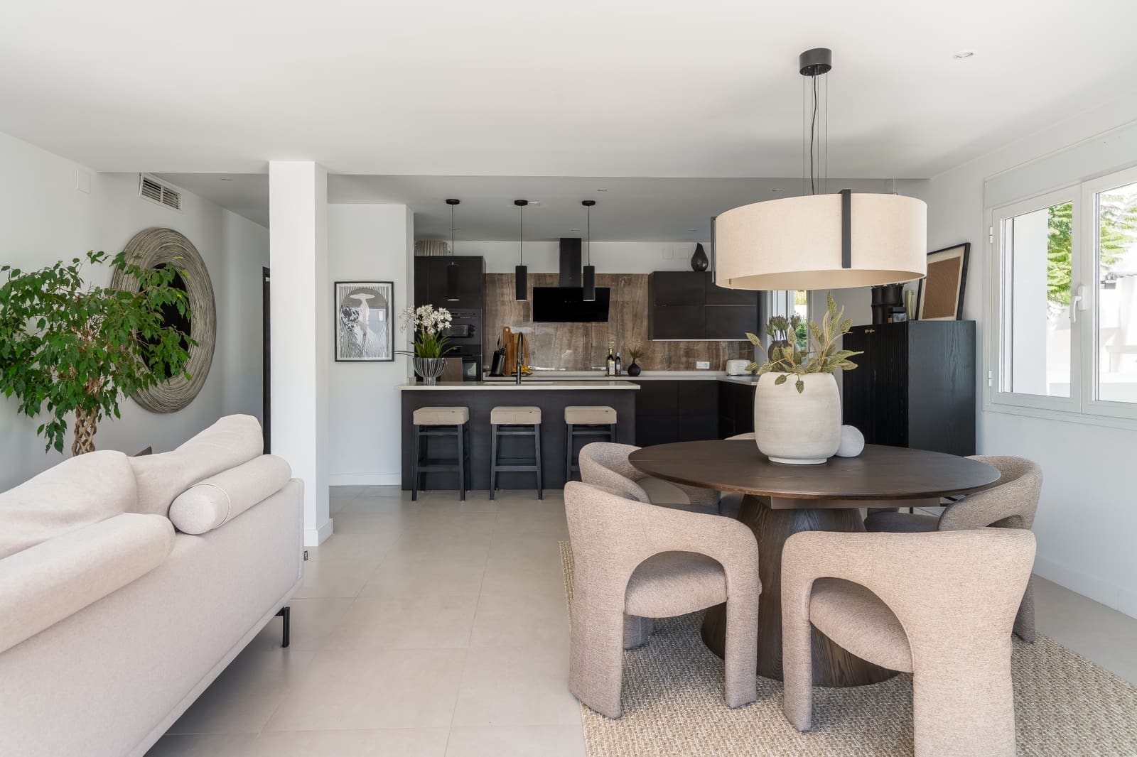 3 soveværelse Lejlighed til salg i Nueva Andalucia med swimmingpool garage - € 849.000 (Ref: 10164822)