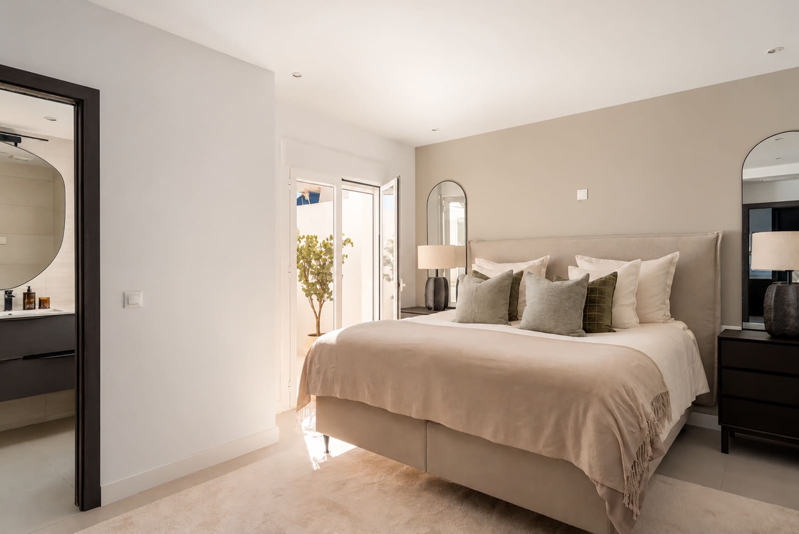 3 soveværelse Lejlighed til salg i Nueva Andalucia med swimmingpool garage - € 849.000 (Ref: 10164822)