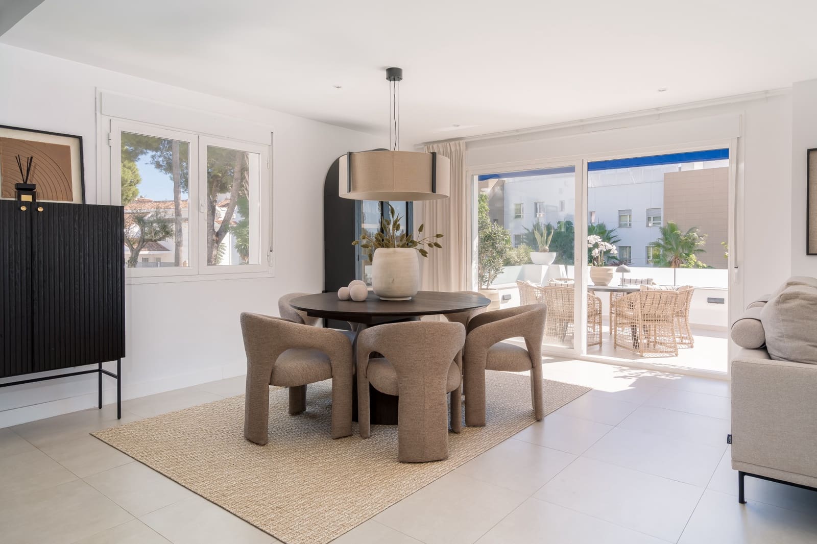 3 soveværelse Lejlighed til salg i Nueva Andalucia med swimmingpool garage - € 849.000 (Ref: 10164822)
