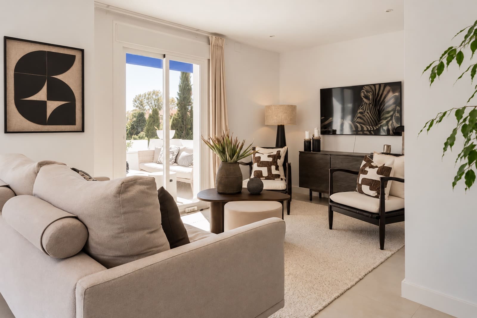 3 soveværelse Lejlighed til salg i Nueva Andalucia med swimmingpool garage - € 849.000 (Ref: 10164822)