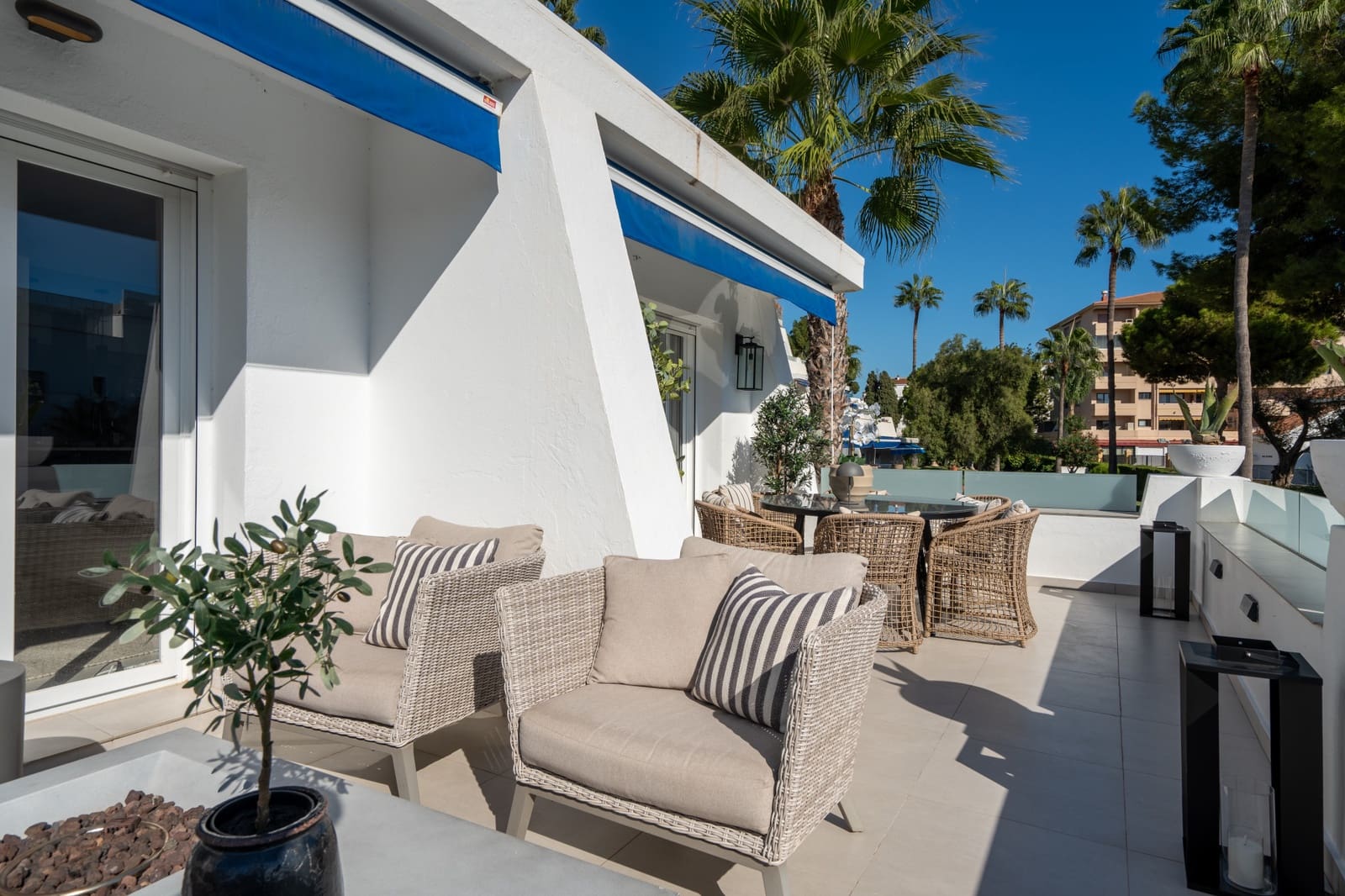 3 soveværelse Lejlighed til salg i Nueva Andalucia med swimmingpool garage - € 849.000 (Ref: 10164822)