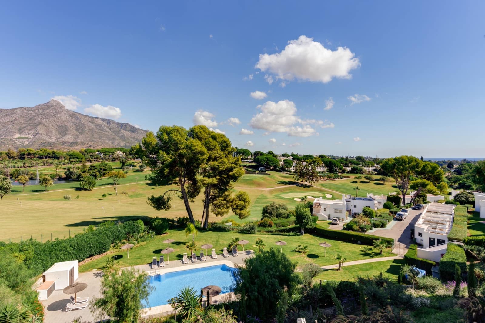 2 soverom Penthouse til salgs i Marbella med svømmebasseng garasje - € 599 000 (Ref: 10164824)