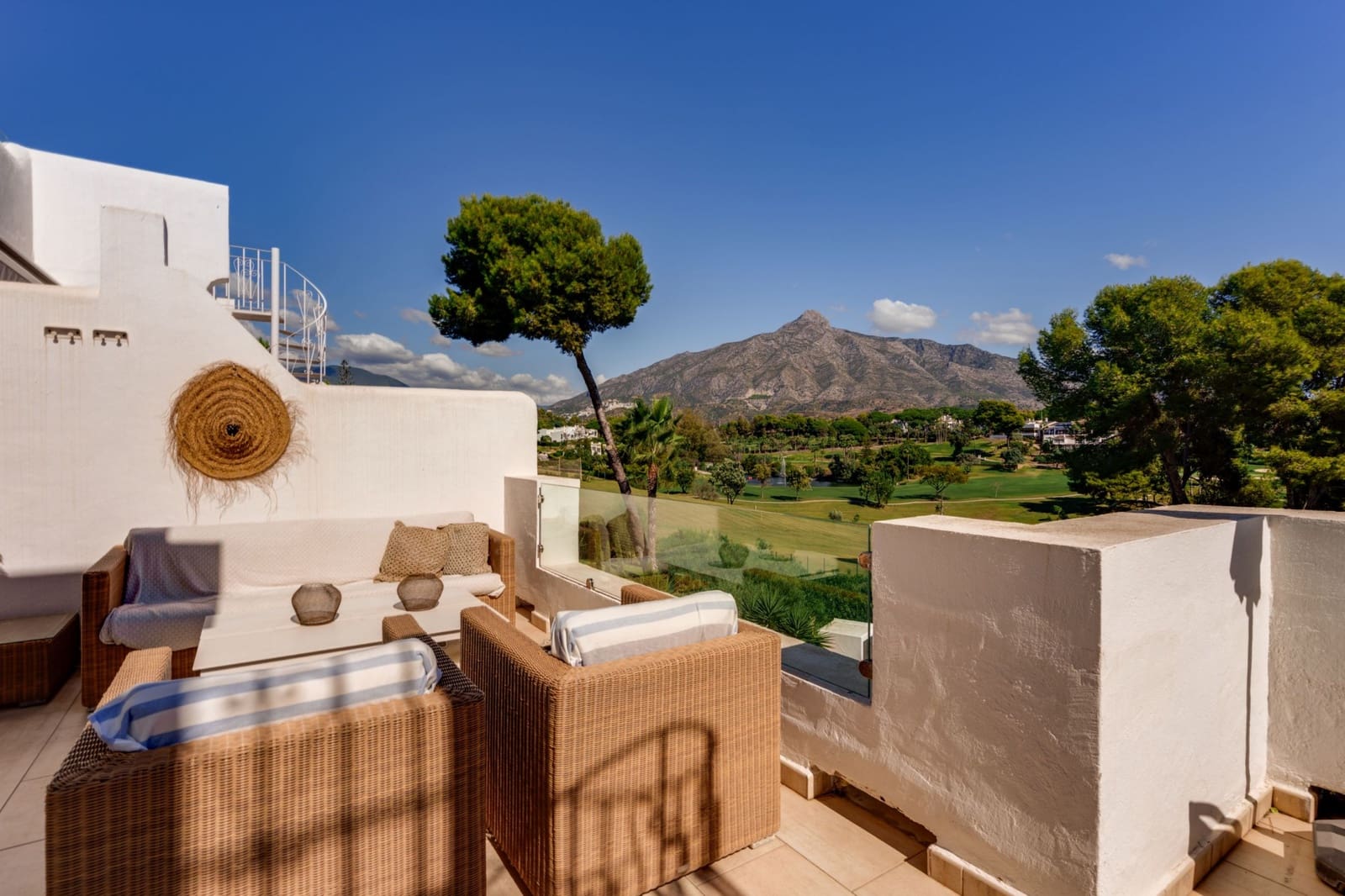 2 soverom Penthouse til salgs i Marbella med svømmebasseng garasje - € 599 000 (Ref: 10164824)