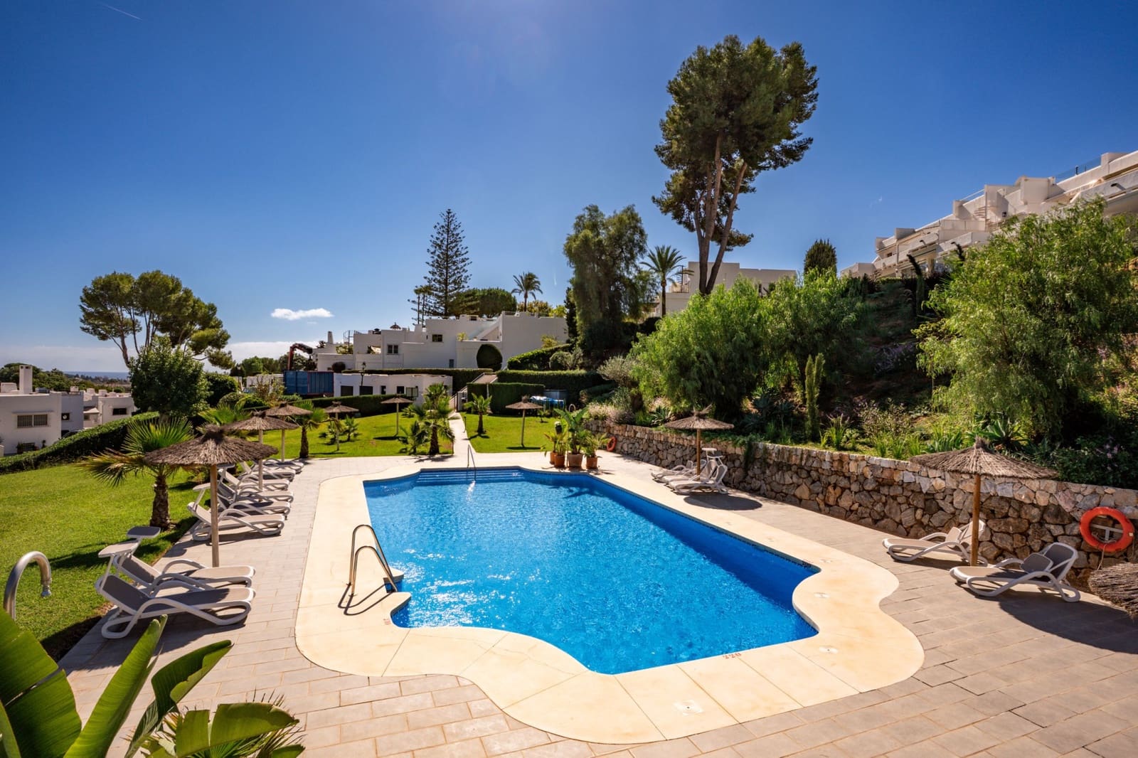 2 soverom Penthouse til salgs i Marbella med svømmebasseng garasje - € 599 000 (Ref: 10164824)