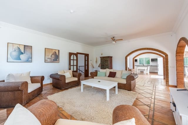 4 slaapkamer Villa te koop in Atalaya-Isdabe, Estepona met zwembad garage - € 1.695.000 (Ref: 10164826)