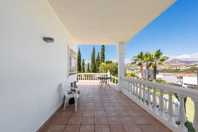 4 slaapkamer Villa te koop in Atalaya-Isdabe, Estepona met zwembad garage - € 1.695.000 (Ref: 10164826)