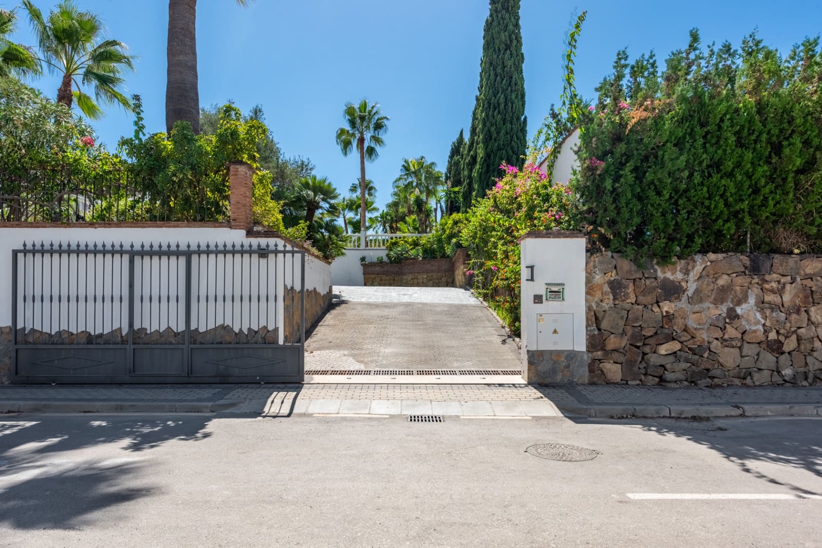 4 slaapkamer Villa te koop in Atalaya-Isdabe met zwembad garage - € 1.695.000 (Ref: 10164826)