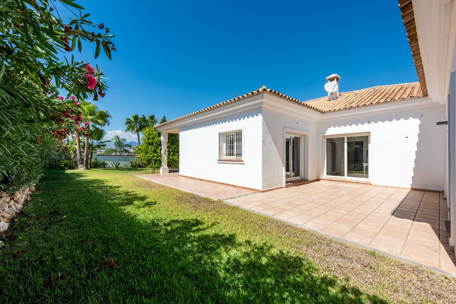 4 slaapkamer Villa te koop in Atalaya-Isdabe met zwembad garage - € 1.695.000 (Ref: 10164826)