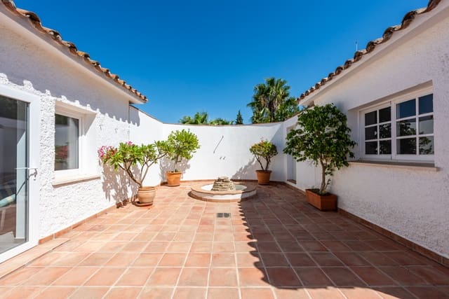4 sypialnia Willa na sprzedaż w Atalaya-Isdabe, Estepona z basenem garażem - 1 400 000 € (Ref: 10164827)