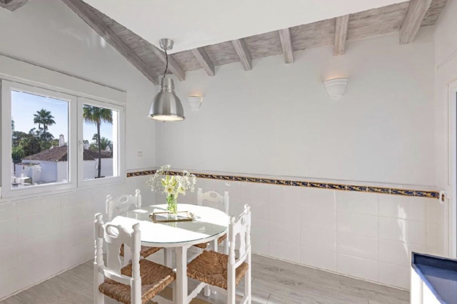 4 sypialnia Apartament na sprzedaż w Marbella z basenem garażem - 1 350 000 € (Ref: 10166326)
