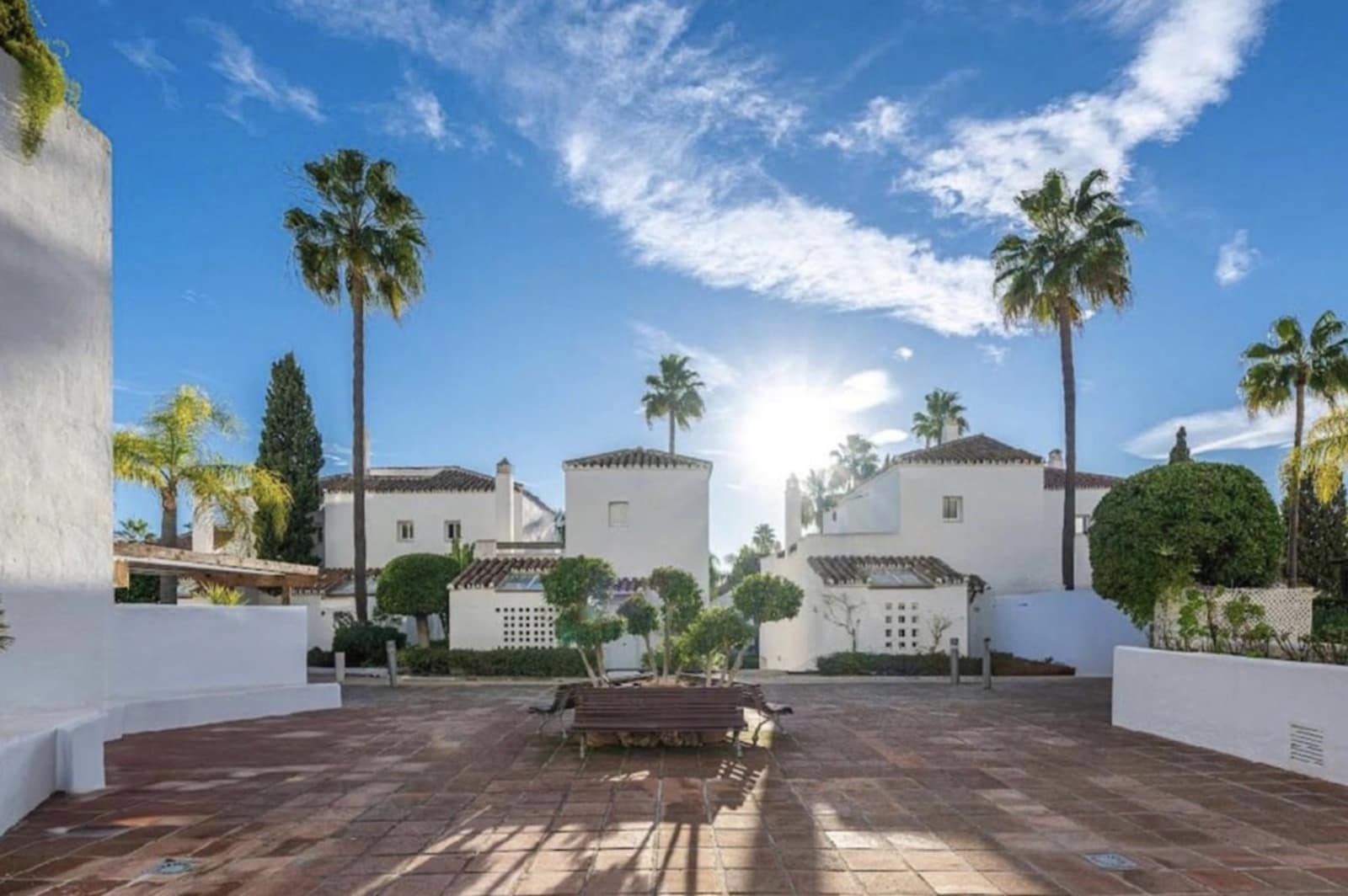4 sypialnia Apartament na sprzedaż w Marbella z basenem garażem - 1 350 000 € (Ref: 10166326)