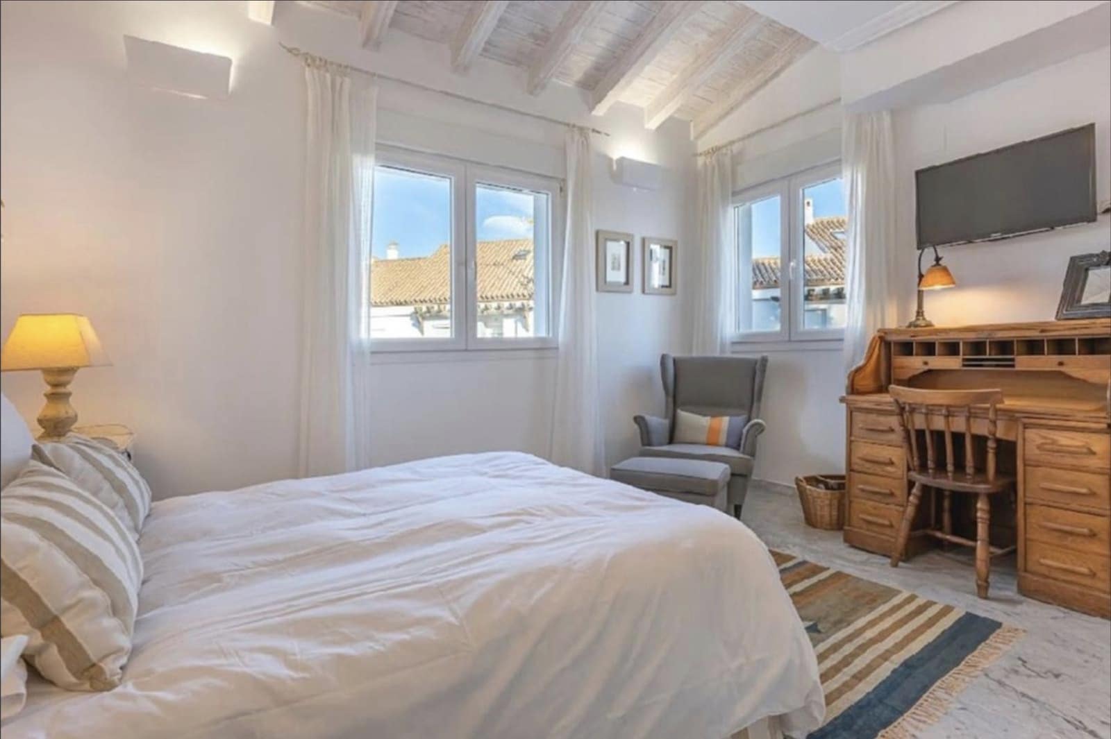 4 sypialnia Apartament na sprzedaż w Marbella z basenem garażem - 1 350 000 € (Ref: 10166326)