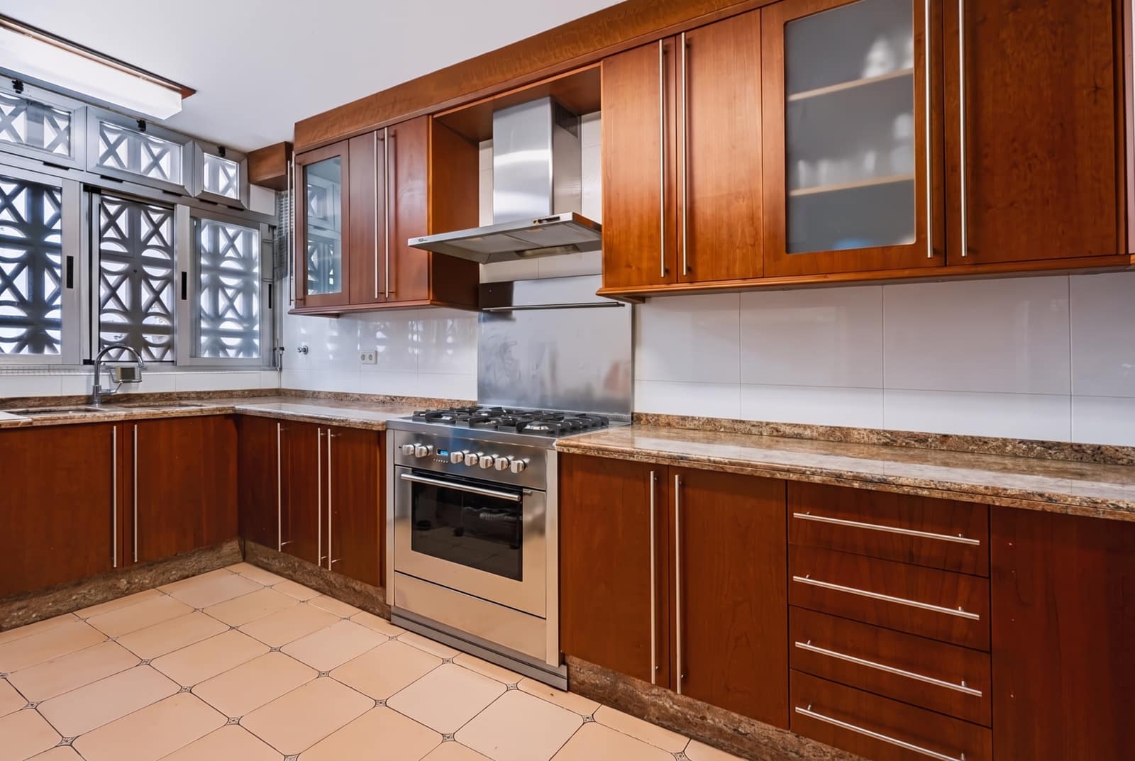 2 sovrum Lägenhet till salu i Marbella med pool garage - 1 050 000 € (Ref: 10166327)