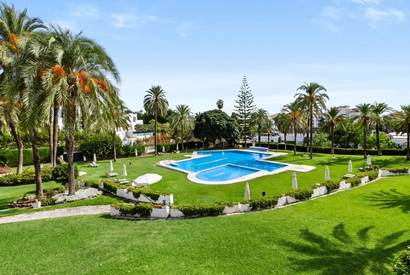 2 sovrum Lägenhet till salu i Marbella med pool garage - 1 050 000 € (Ref: 10166327)