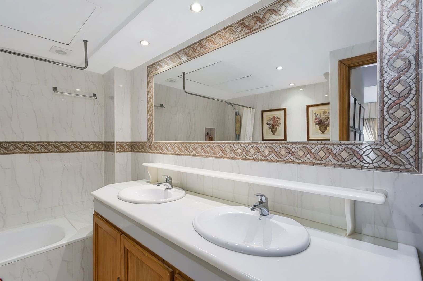 2 sovrum Lägenhet till salu i Marbella med pool garage - 1 050 000 € (Ref: 10166327)