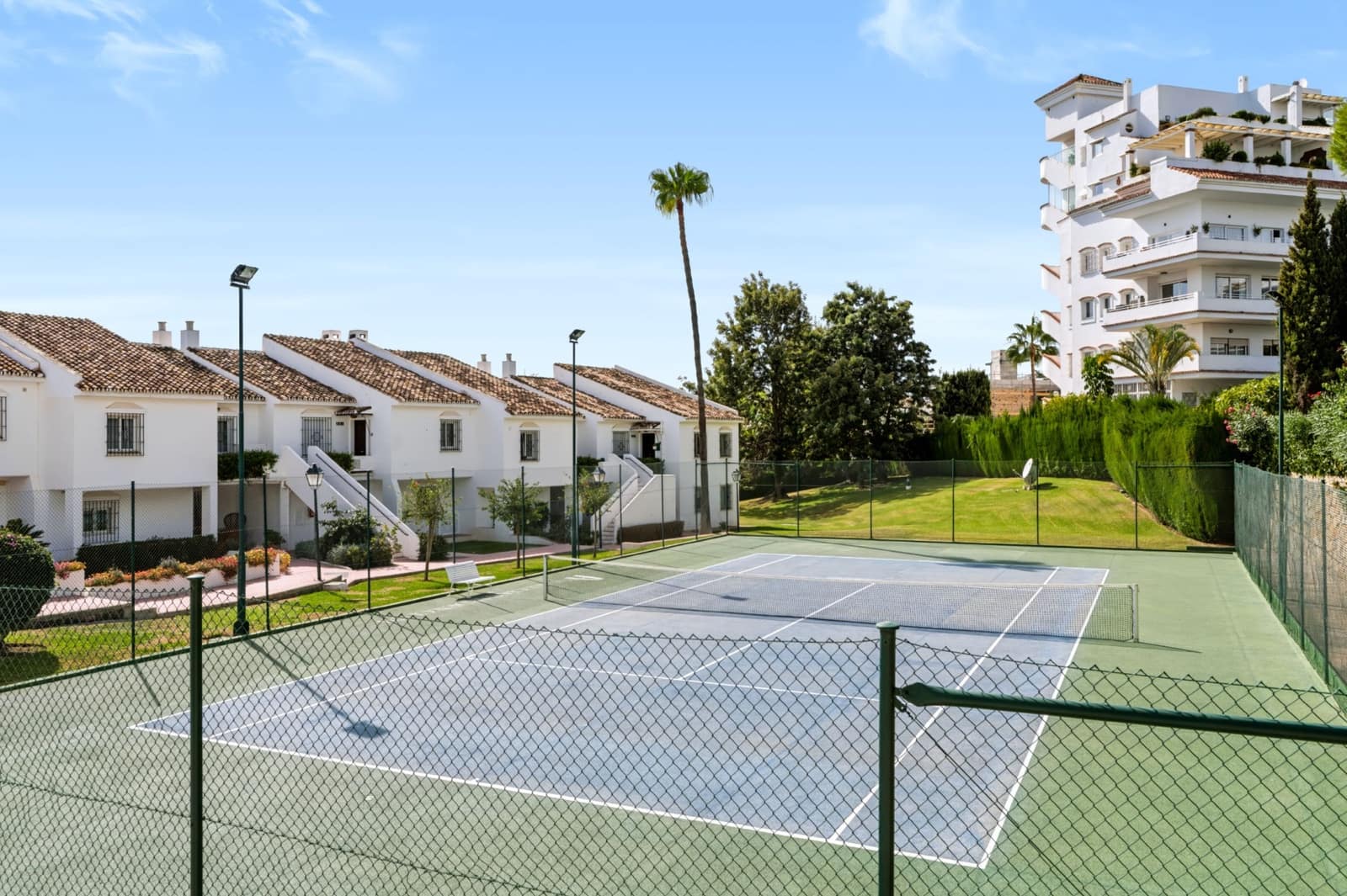 2 sovrum Lägenhet till salu i Marbella med pool garage - 1 050 000 € (Ref: 10166327)