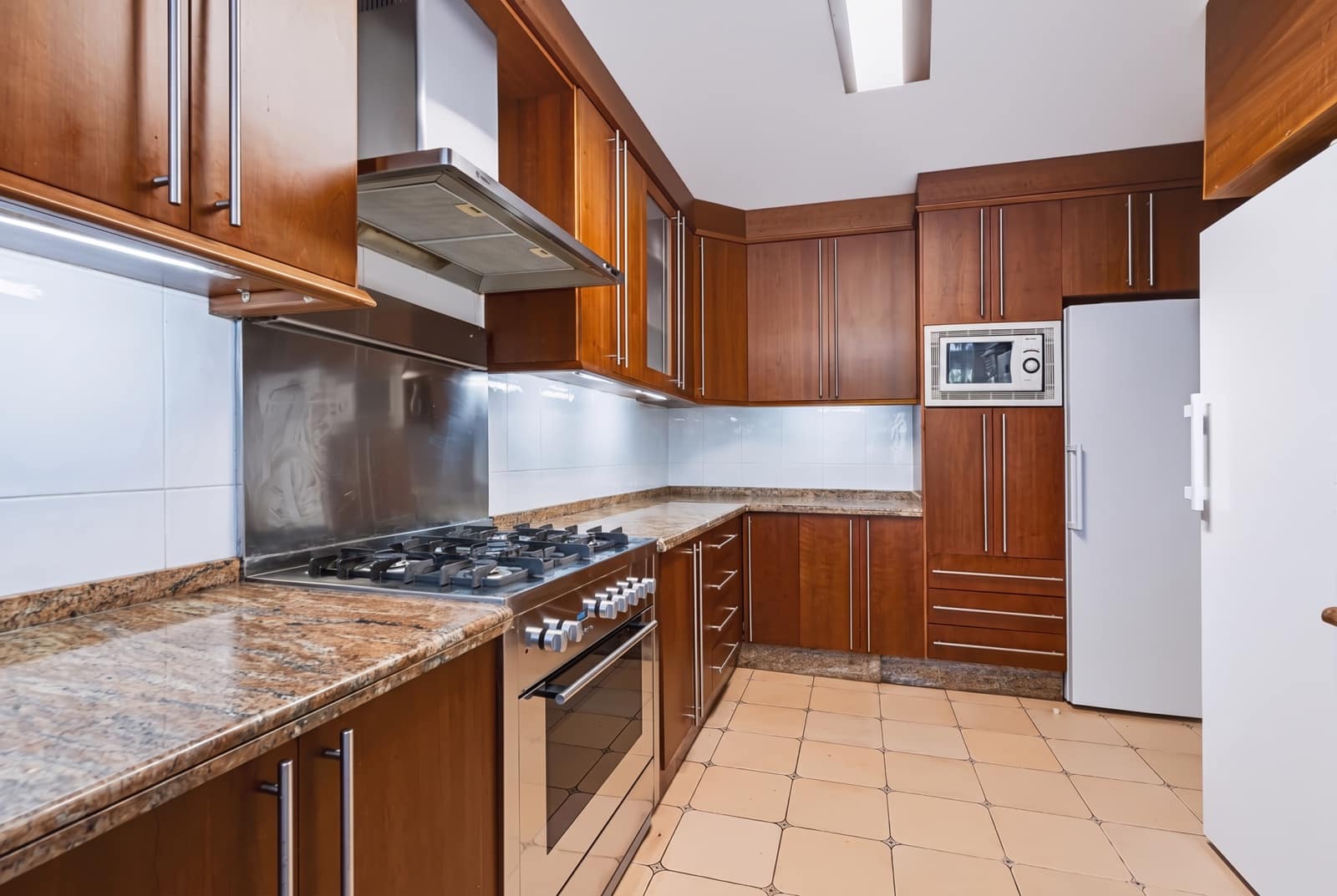 2 sovrum Lägenhet till salu i Marbella med pool garage - 1 050 000 € (Ref: 10166327)