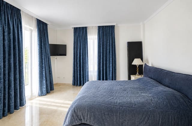 2 soveværelse Byhus til salg i Marbella med swimmingpool garage - € 650.000 (Ref: 10166329)