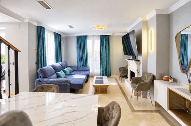 2 soveværelse Byhus til salg i Marbella med swimmingpool garage - € 650.000 (Ref: 10166329)