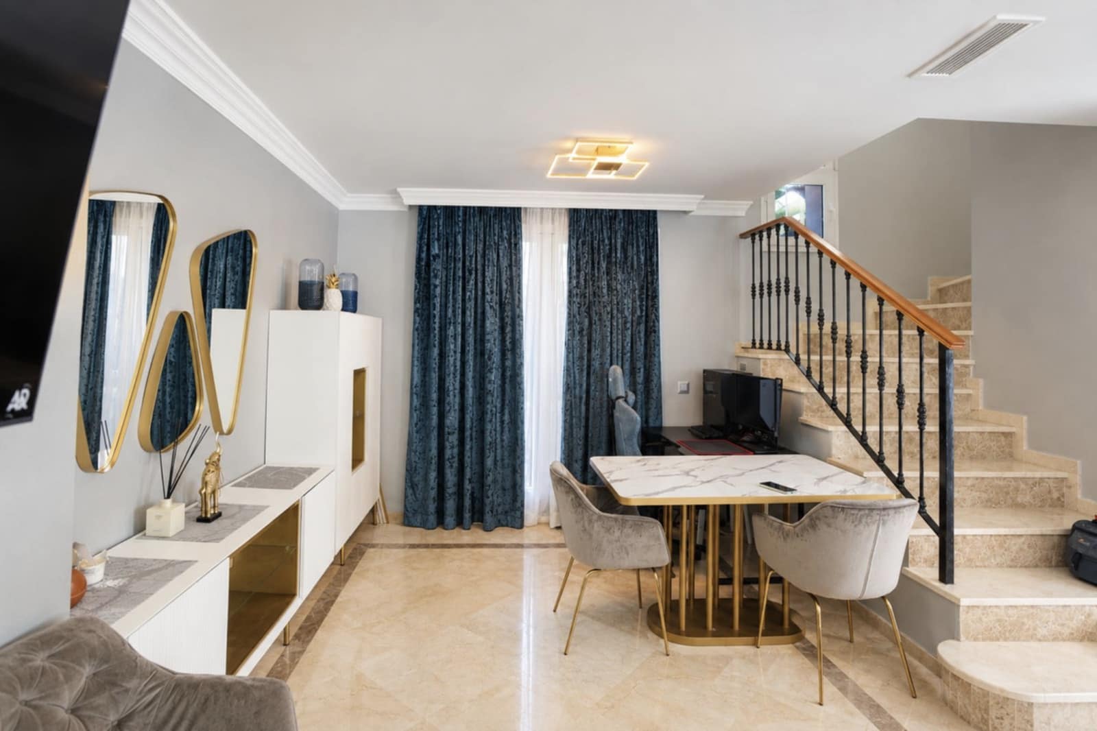 2 bedroom Townhouse for sale in Marbella with pool garage - € 650,000 (Ref: 10166329)