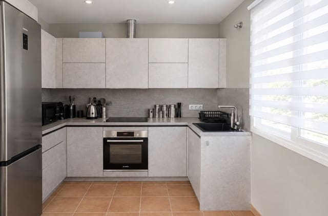 2 soveværelse Byhus til salg i Marbella med swimmingpool garage - € 650.000 (Ref: 10166329)