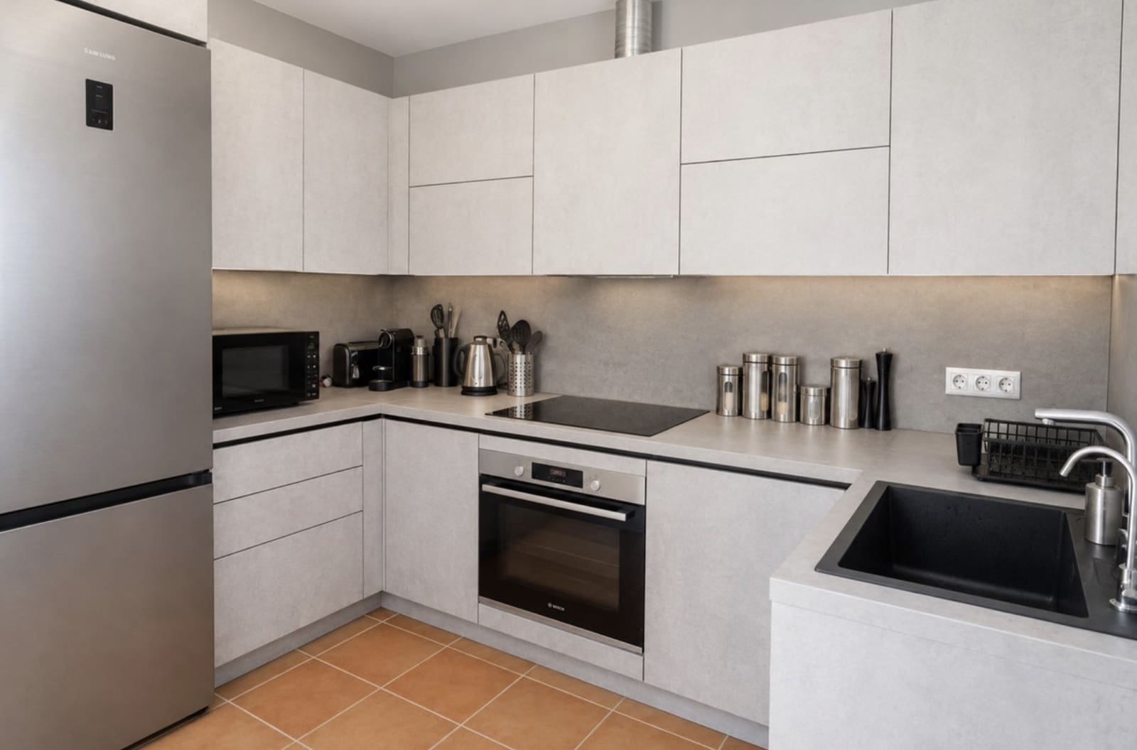 2 bedroom Townhouse for sale in Marbella with pool garage - € 650,000 (Ref: 10166329)