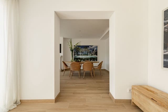4 makuuhuone Omakotitalo myytävänä paikassa San Pedro de Alcantara, Marbella mukana 
autotalli - 1 050 000 € (Ref: 10166333)