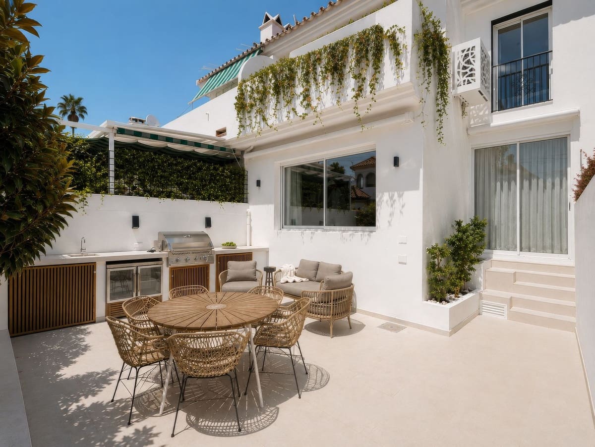 4 soveværelse Byhus til salg i San Pedro de Alcantara med garage - € 1.050.000 (Ref: 10166333)