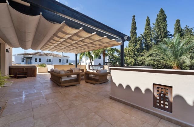 2 soveværelse Penthouse til salg i Marbella med swimmingpool garage - € 970.000 (Ref: 10166334)
